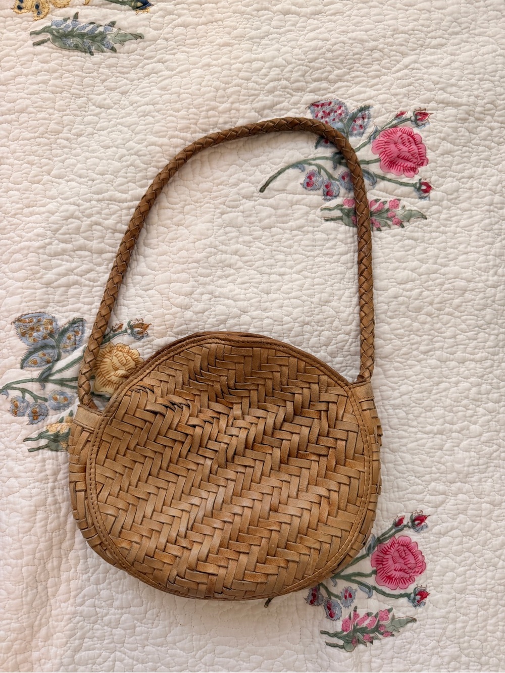 Bembien Leather Round Woven Shoulder Bag in Tan